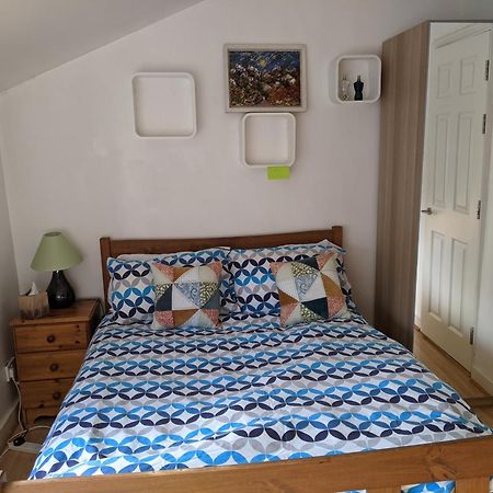 Central And Peaceful Room With Your Own Bathroom Londra Esterno foto