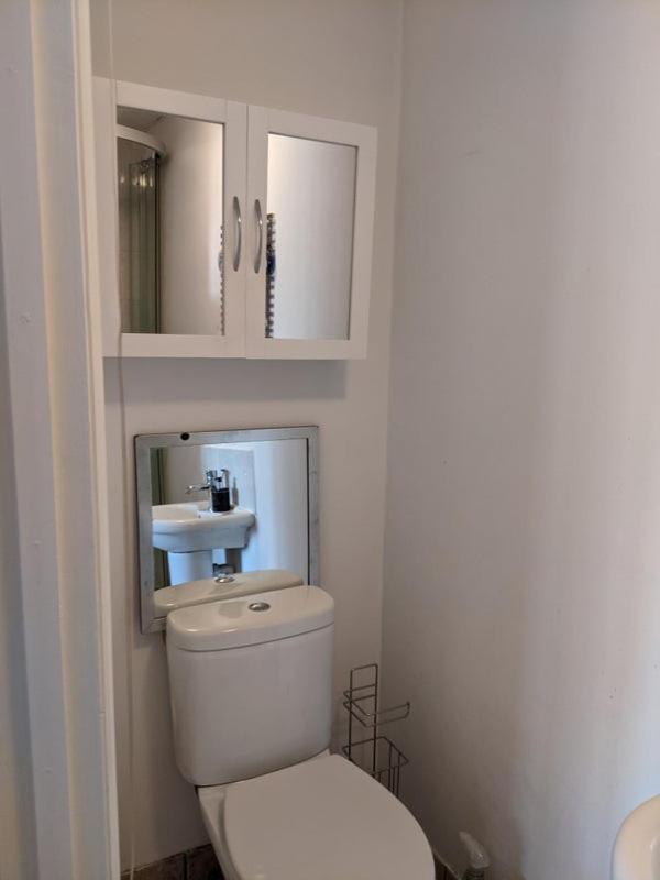 Central And Peaceful Room With Your Own Bathroom Londra Esterno foto
